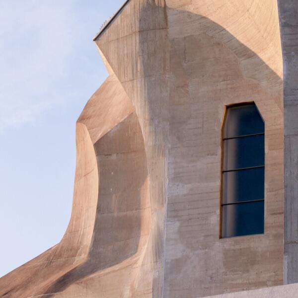 Goetheanum Fassade Westen Foto Xue Li Fenster.jpg quadrat