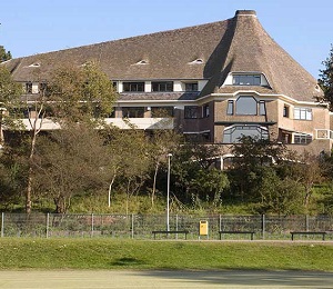 Raphaëlhuis_-_uitsnede Mens en Kosmos, 100 jaar Rudolf Steiner. En nu? - AViN - Antroposofische Vereniging in Nederland